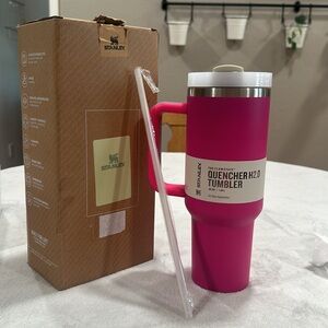 Stanley The Flowstate Quencher H2.0 Tumbler 40oz | 1.18 L  All day hydration New